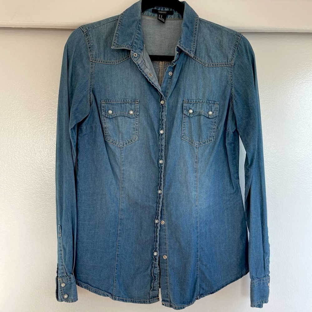 Forever 21 Chambre Shirt